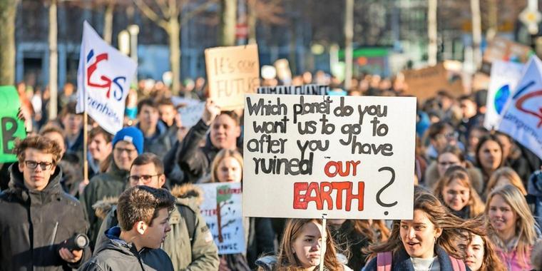 2300-Schueler-demonstrieren-in-Hannover-fuer-Klimaschutz_big_teaser_article